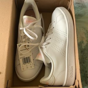 Adidas Snickers new!